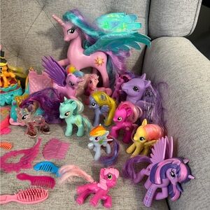 My Little Pony Hasbro Lot w/ Accessories Ponies Brushes Playset Bundle